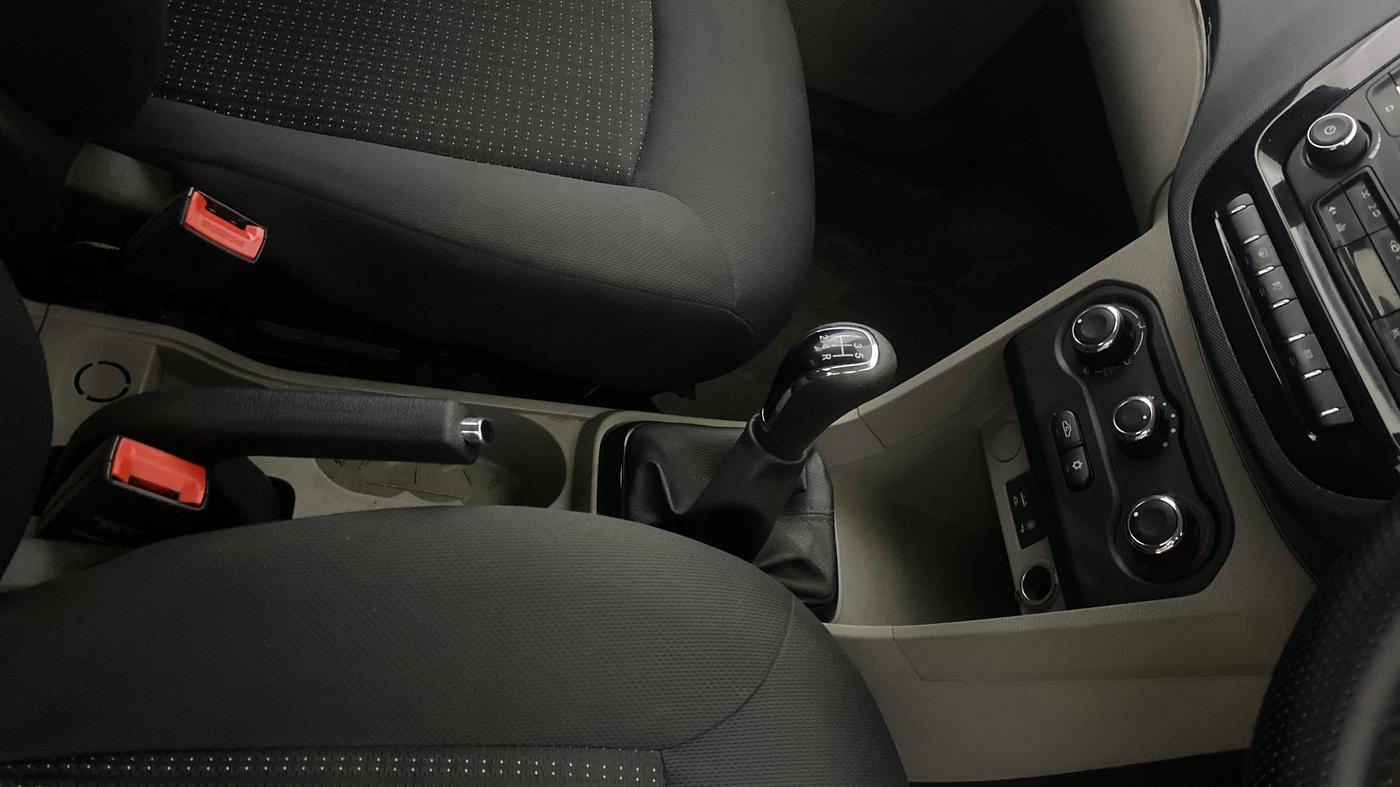 2018 Tata Tiago XZ PETROL, Petrol, Manual, 50,095 km, Gear Lever