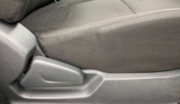 2016 Renault Kwid RXT, Petrol, Manual, 53,948 km, Driver Side Adjustment Panel