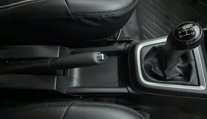 2019 Maruti Swift VXI, Petrol, Manual, 20,025 km, Gear Lever