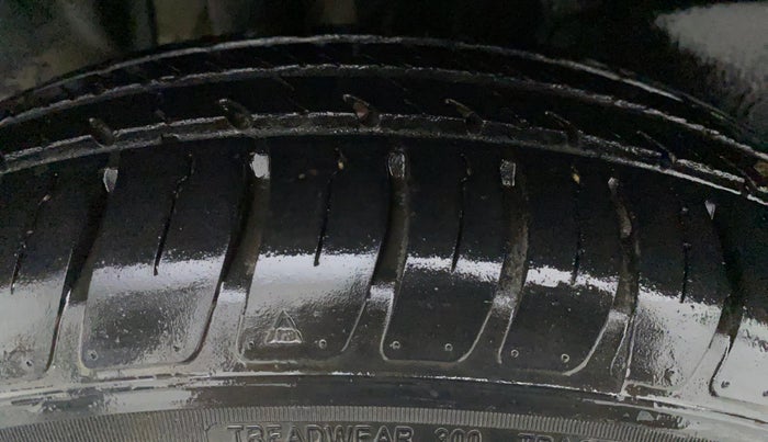 2019 Maruti Swift VXI, Petrol, Manual, 20,025 km, Right Front Tyre Tread