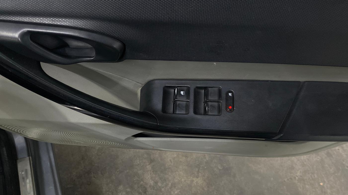 2019 Tata Tiago XT PETROL, Petrol, Manual, 72,414 km, Driver Side Door Panels Control
