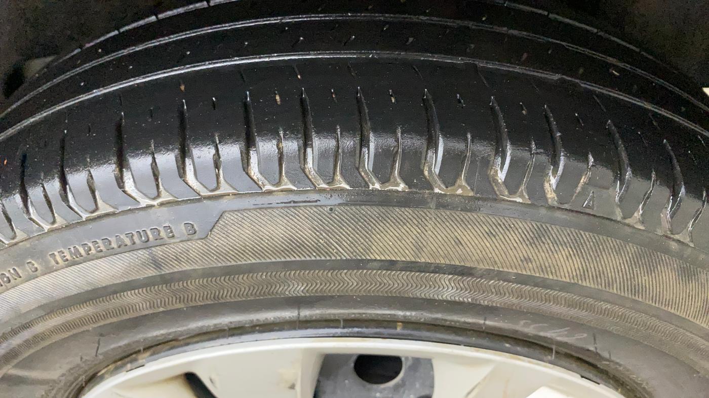 2021 Maruti Swift VXI AMT, Petrol, Automatic, 36,577 km, Left Rear Tyre Tread