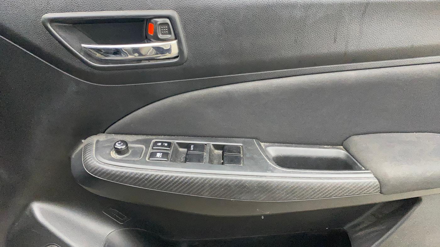 2021 Maruti Swift VXI AMT, Petrol, Automatic, 36,577 km, Driver Side Door Panels Control