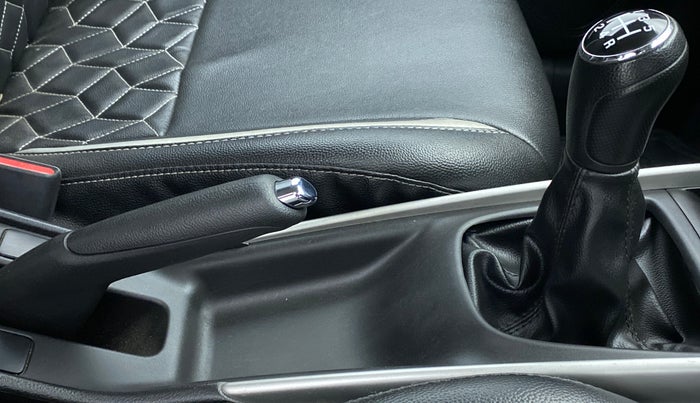 2018 Maruti Baleno DELTA 1.2 K12, Petrol, Manual, 25,613 km, Gear Lever
