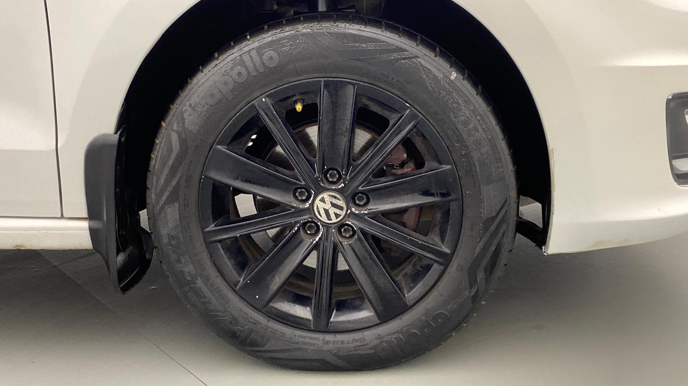 2016 Volkswagen Vento HIGHLINE 1.2 TSI AT, Petrol, Automatic, 41,909 km, Right Front Wheel