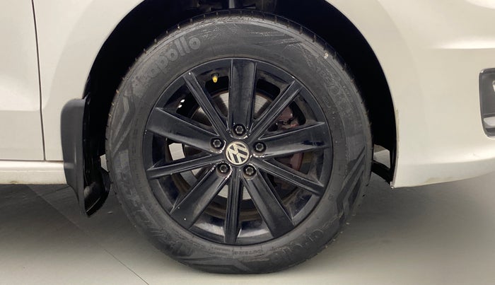 2016 Volkswagen Vento HIGHLINE 1.2 TSI AT, Petrol, Automatic, 41,909 km, Right Front Wheel