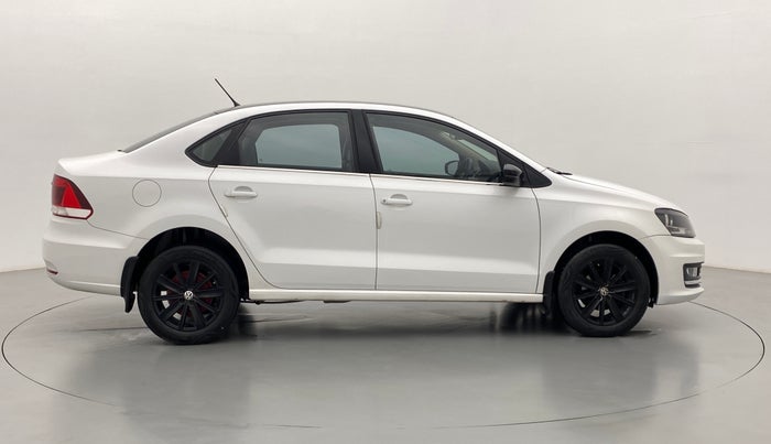 2016 Volkswagen Vento HIGHLINE 1.2 TSI AT, Petrol, Automatic, 41,909 km, Right Side View