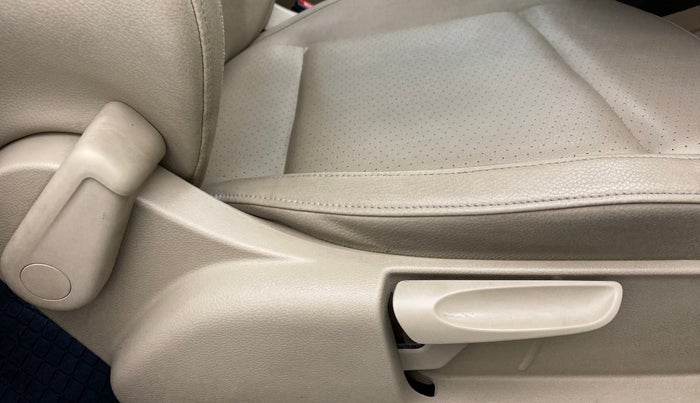 2016 Volkswagen Vento HIGHLINE 1.2 TSI AT, Petrol, Automatic, 41,909 km, Driver Side Adjustment Panel