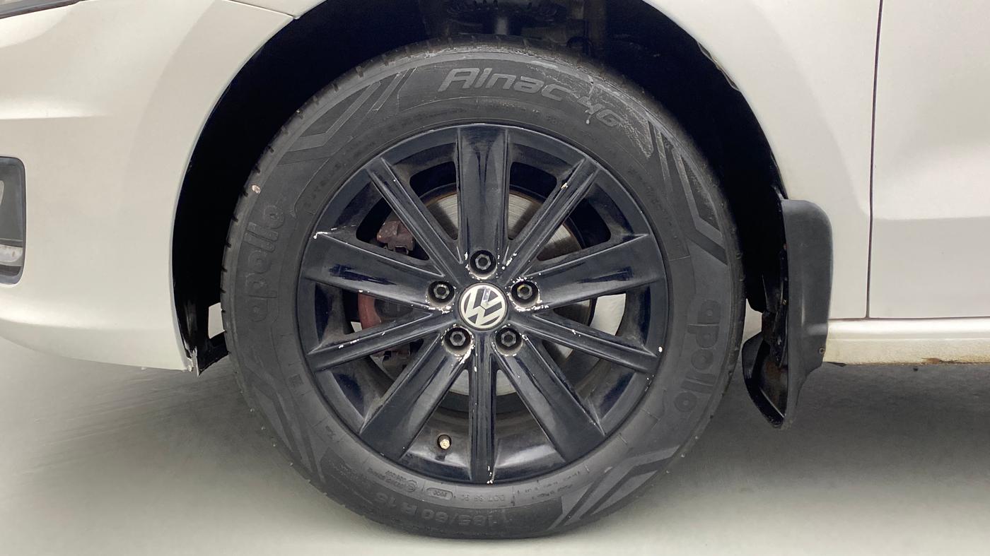 2016 Volkswagen Vento HIGHLINE 1.2 TSI AT, Petrol, Automatic, 41,909 km, Left Front Wheel