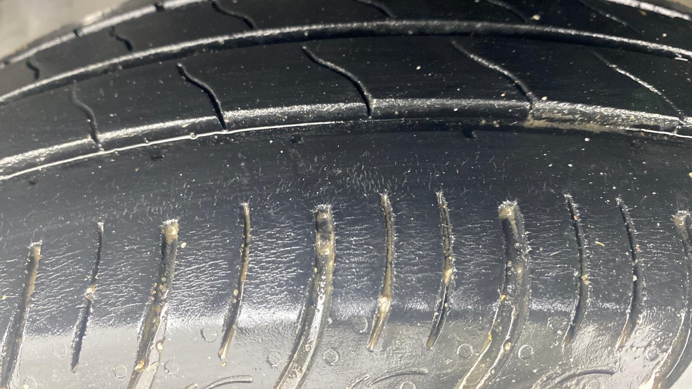 2019 Maruti Ertiga ZXI+ SHVS, Petrol, Manual, 37,037 km, Left Front Tyre Tread