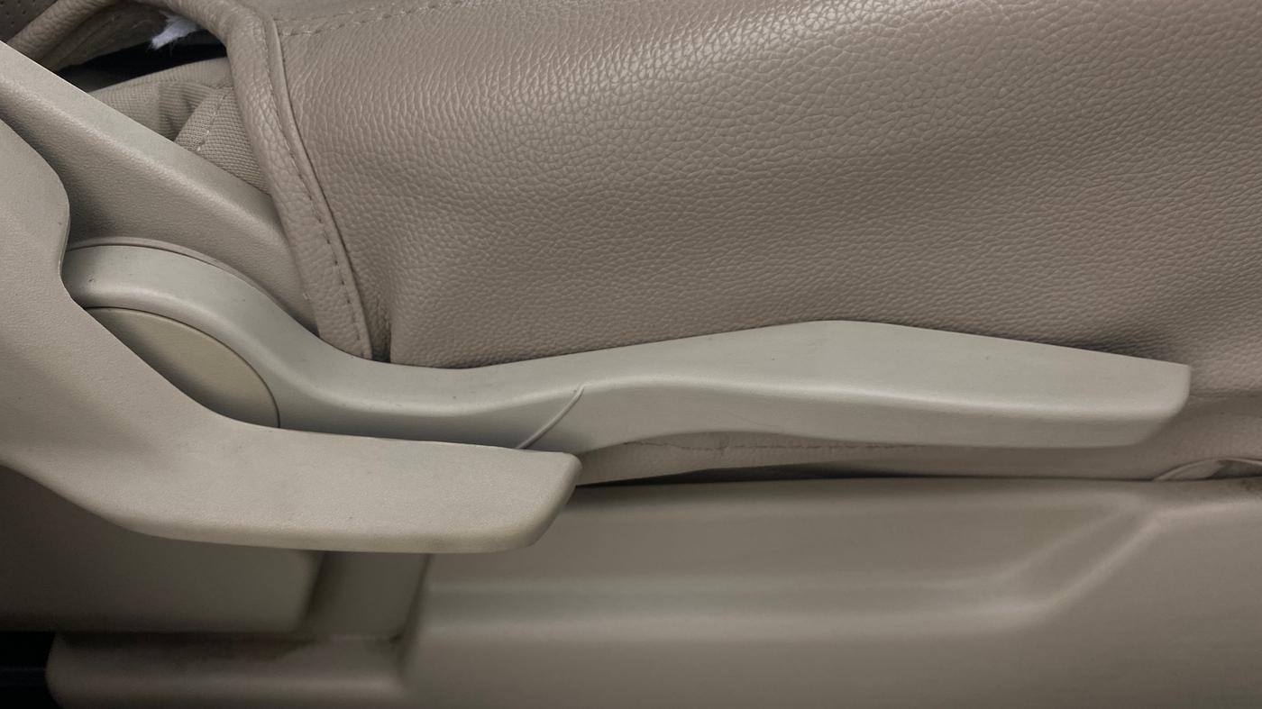 2019 Maruti Ertiga ZXI+ SHVS, Petrol, Manual, 37,037 km, Driver Side Adjustment Panel