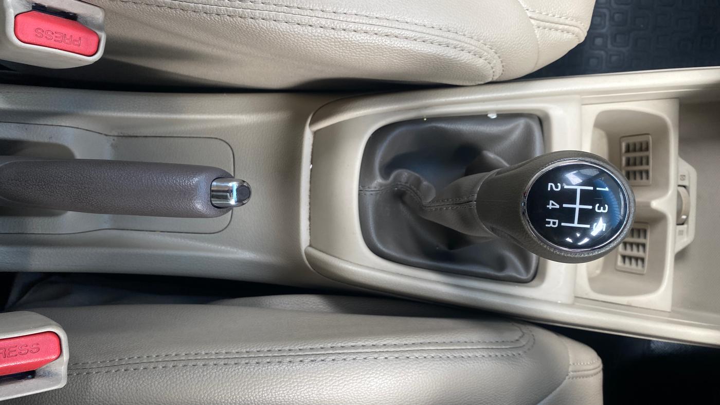 2019 Maruti Ertiga ZXI+ SHVS, Petrol, Manual, 37,037 km, Gear Lever