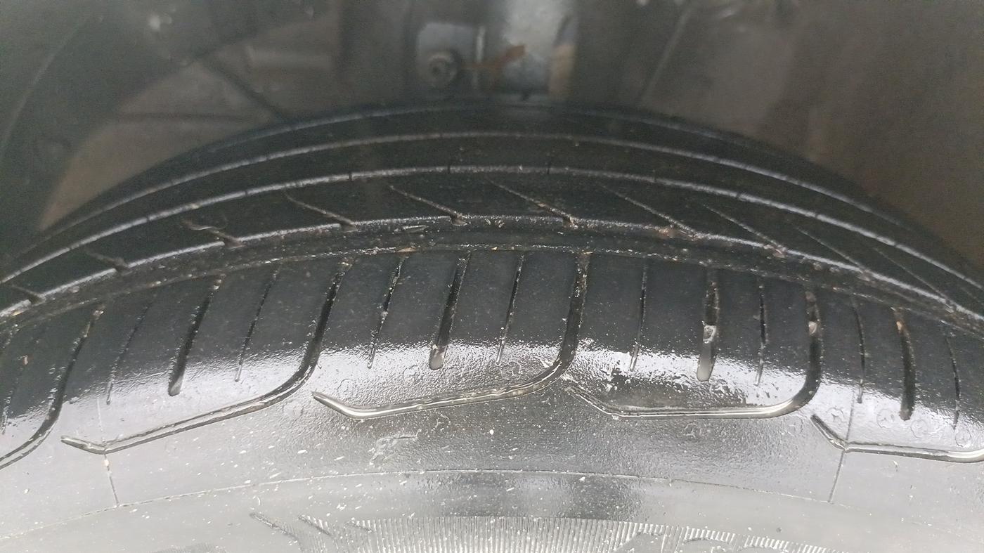 2016 Maruti Baleno ZETA PETROL 1.2, Petrol, Manual, 71,531 km, Left Front Tyre Tread