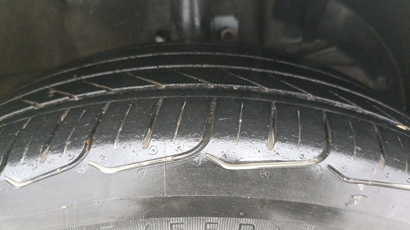 2016 Maruti Baleno ZETA PETROL 1.2, Petrol, Manual, 71,531 km, Right Front Tyre Tread