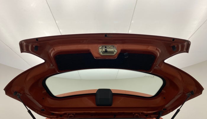 2017 Mahindra Kuv100 K4 6 STR, Petrol, Manual, 48,413 km, Boot Door Open