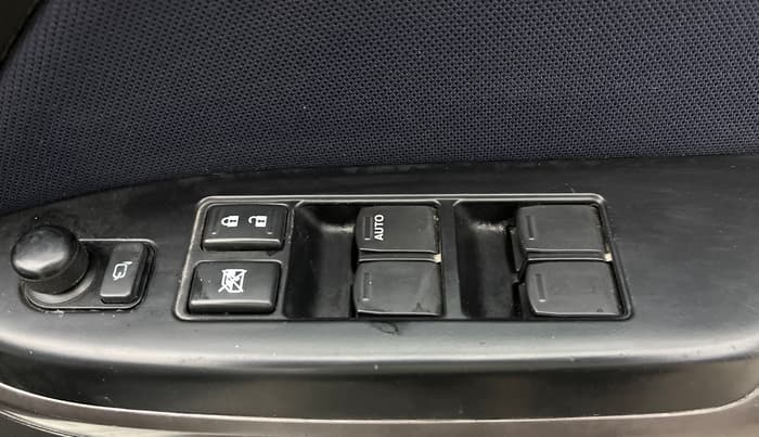 2019 Maruti Baleno ZETA PETROL 1.2, Petrol, Manual, 48,440 km, Driver Side Door Panels Control
