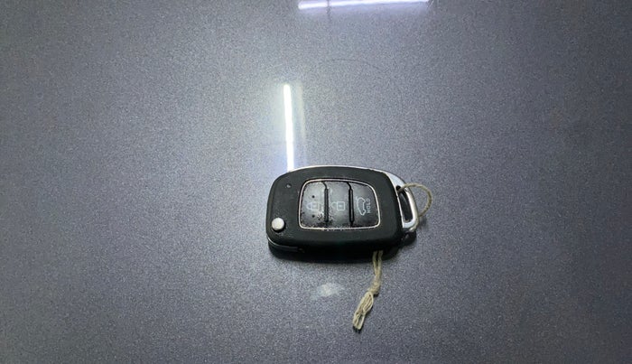 2019 Hyundai VENUE SX 1.4 CRDI, Diesel, Manual, 1,32,156 km, Key Close Up