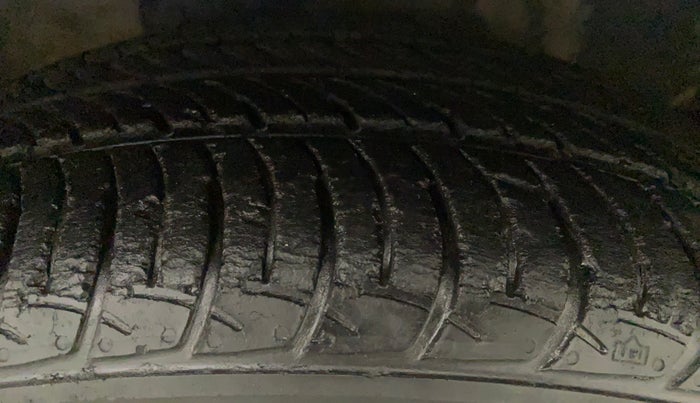 2017 Maruti Celerio ZXI, Petrol, Manual, 27,882 km, Right Front Tyre Tread