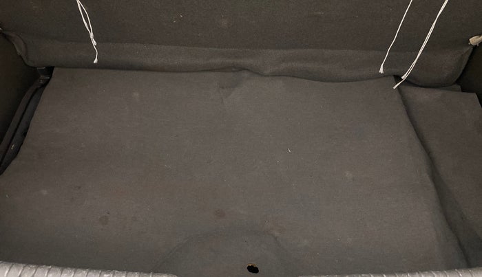 2014 Hyundai i10 SPORTZ 1.1, Petrol, Manual, 30,245 km, Boot Inside