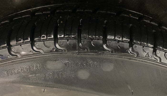 2014 Hyundai i10 SPORTZ 1.1, Petrol, Manual, 30,245 km, Right Rear Tyre Tread