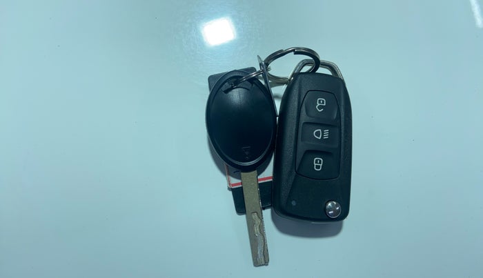 2023 Tata TIAGO NRG XT MT, Petrol, Manual, 2,833 km, Key Close Up