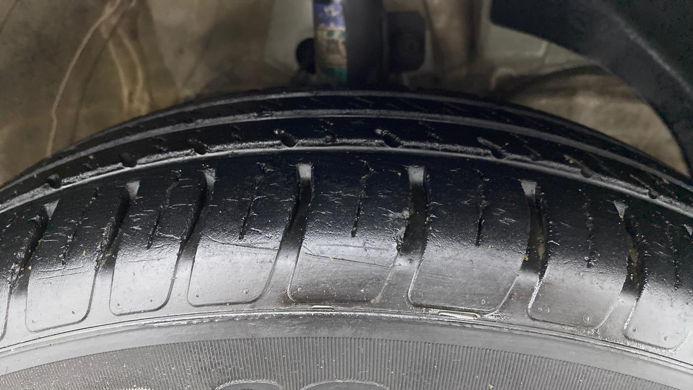 2019 Maruti Swift VXI, Petrol, Manual, 25,552 km, Right Front Tyre Tread