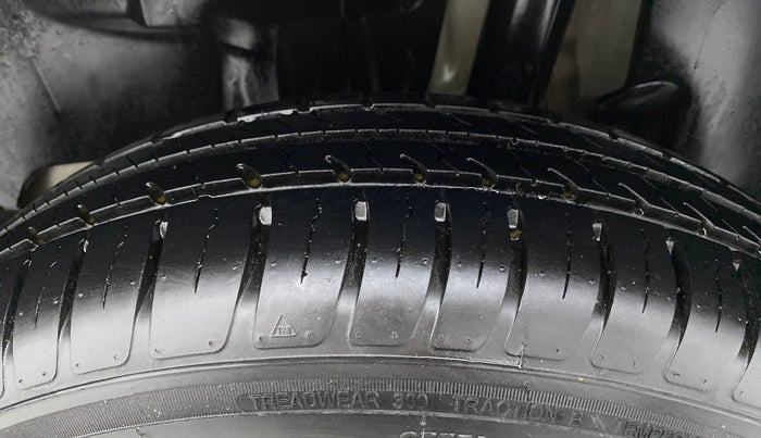 2019 Maruti Swift VXI, Petrol, Manual, 25,552 km, Left Rear Tyre Tread
