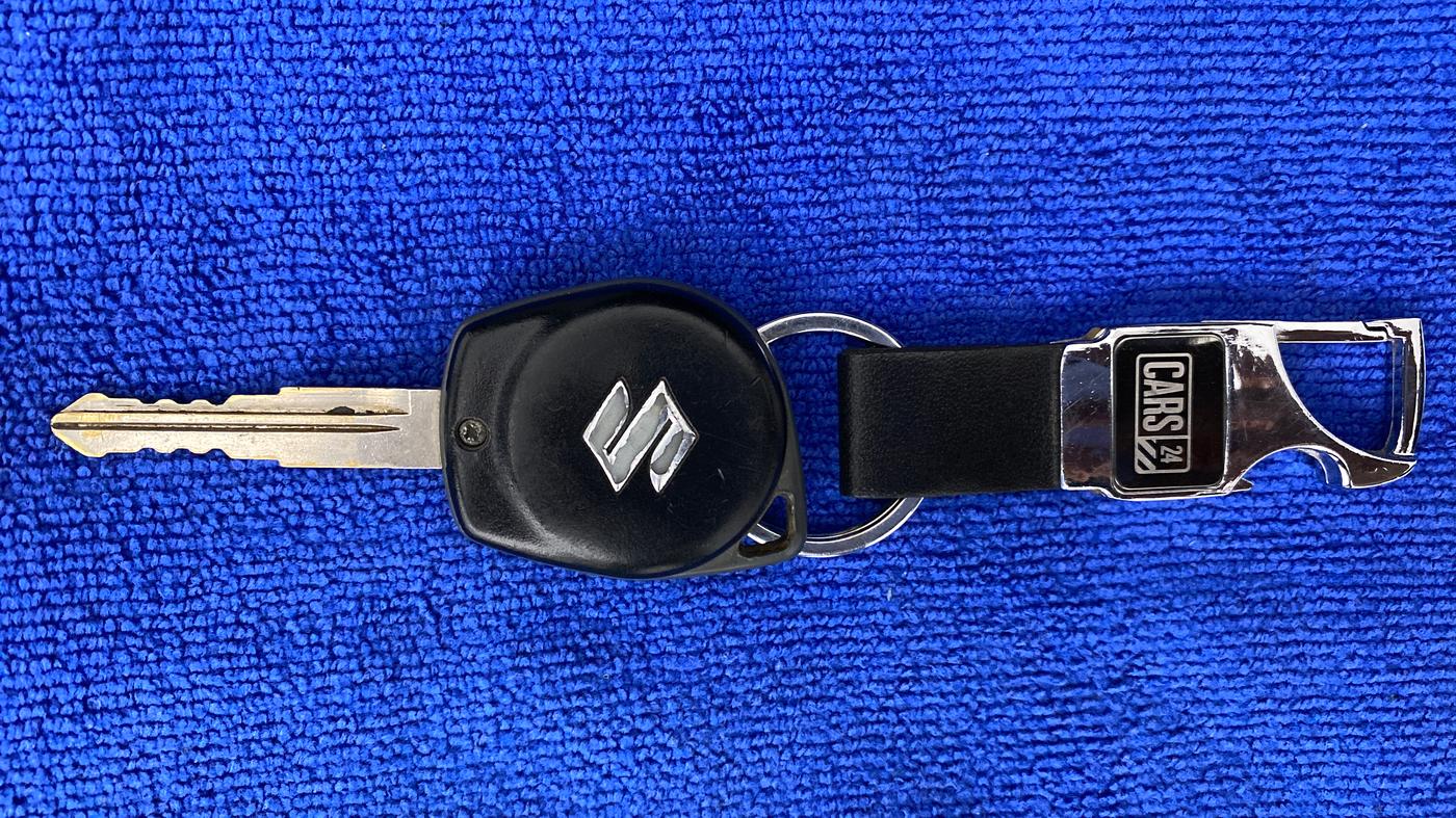 2019 Maruti Swift VXI, Petrol, Manual, 25,552 km, Key Close Up