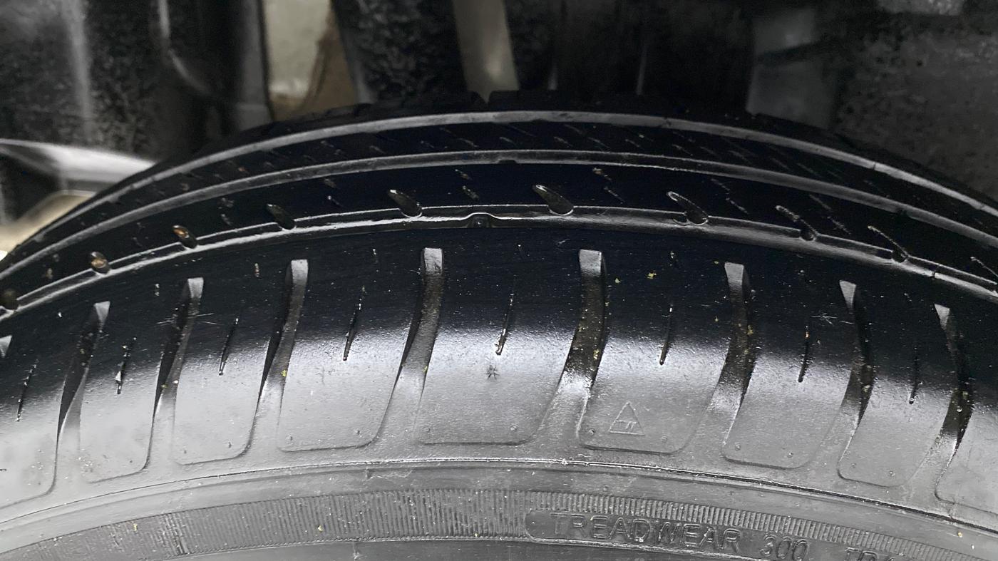 2019 Maruti Swift VXI, Petrol, Manual, 25,552 km, Right Rear Tyre Tread