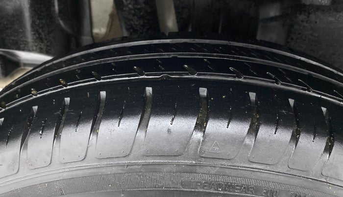 2019 Maruti Swift VXI, Petrol, Manual, 25,552 km, Right Rear Tyre Tread