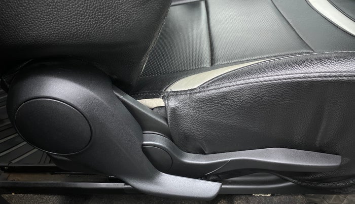 2019 Maruti Swift VXI, Petrol, Manual, 25,552 km, Driver Side Adjustment Panel