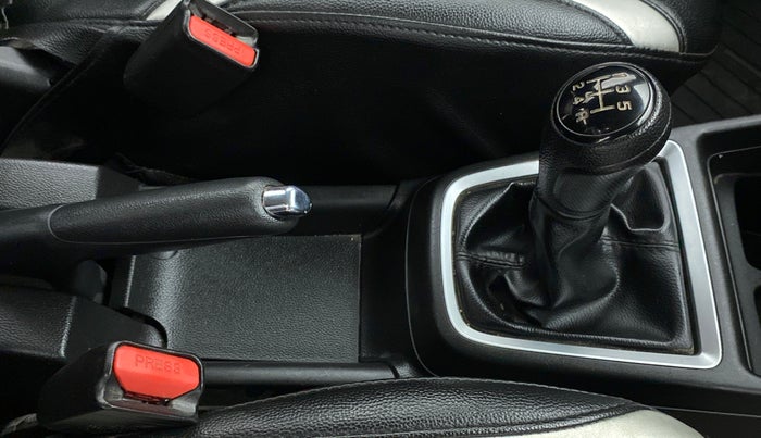 2019 Maruti Swift VXI, Petrol, Manual, 25,552 km, Gear Lever