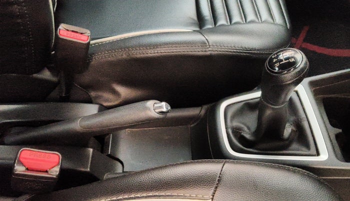 2023 Maruti Swift ZXI, Petrol, Manual, 41,125 km, Gear Lever