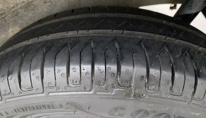 2017 Maruti Wagon R 1.0 VXI, Petrol, Manual, 39,121 km, Left Rear Tyre Tread