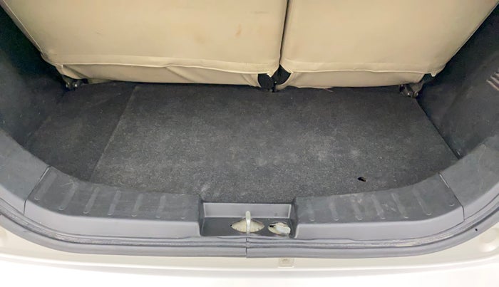 2017 Maruti Wagon R 1.0 VXI, Petrol, Manual, 39,121 km, Boot Inside