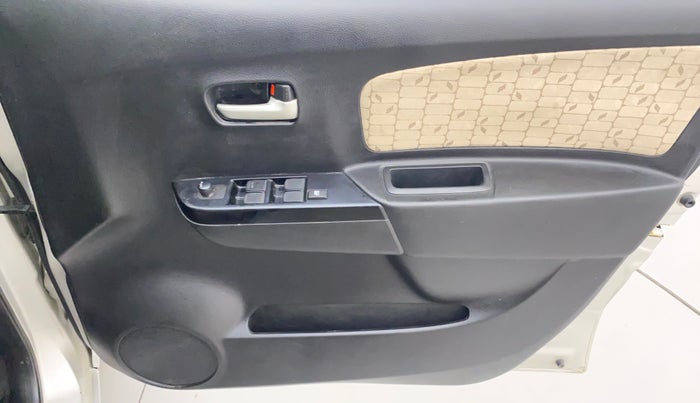 2017 Maruti Wagon R 1.0 VXI, Petrol, Manual, 39,121 km, Driver Side Door Panels Control