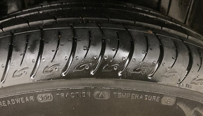 2024 Mahindra XUV 3XO AX5 1.2 L TCMPFi, Petrol, Manual, 5,026 km, Left Rear Tyre Tread