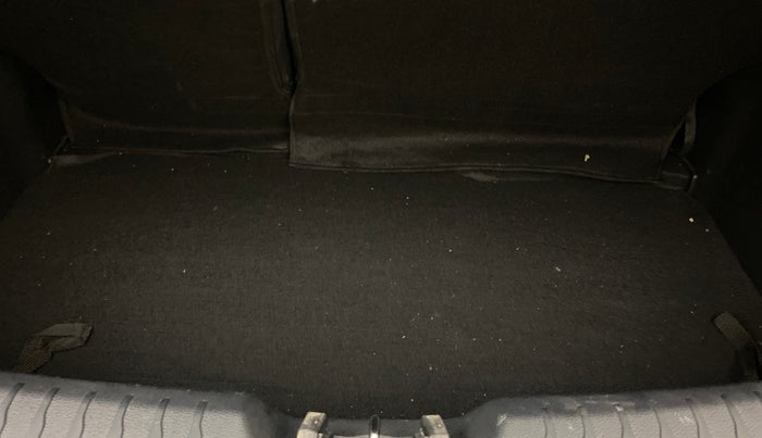 2024 Mahindra XUV 3XO AX5 1.2 L TCMPFi, Petrol, Manual, 5,026 km, Boot Inside