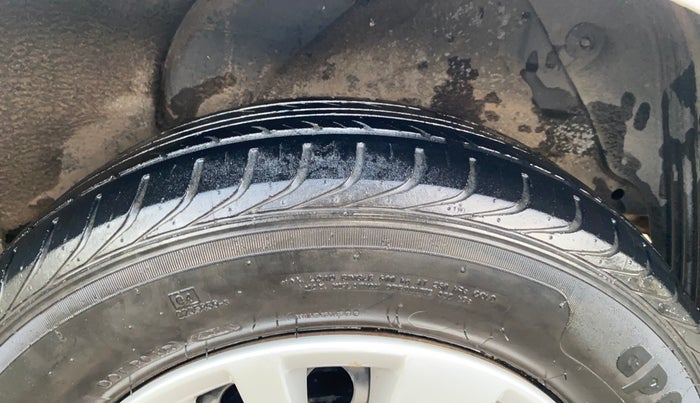 2013 Hyundai i20 MAGNA (O) 1.2, Petrol, Manual, 96,014 km, Left Rear Tyre Tread