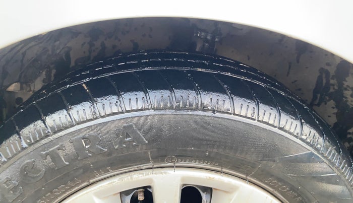 2013 Hyundai i20 MAGNA (O) 1.2, Petrol, Manual, 96,014 km, Left Front Tyre Tread