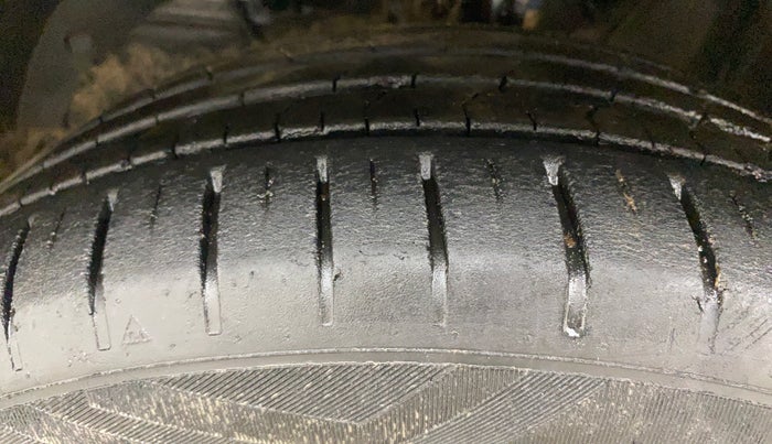 2021 Toyota Glanza G, Petrol, Manual, 26,572 km, Left Front Tyre Tread