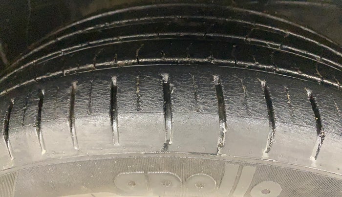 2021 Toyota Glanza G, Petrol, Manual, 26,572 km, Right Front Tyre Tread