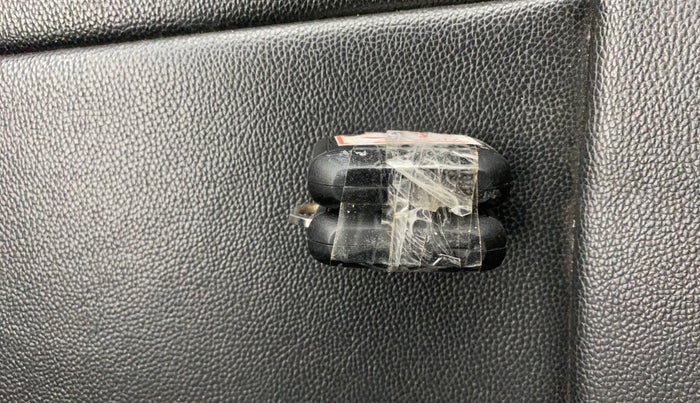 2021 Toyota Glanza G, Petrol, Manual, 26,572 km, Key Close Up