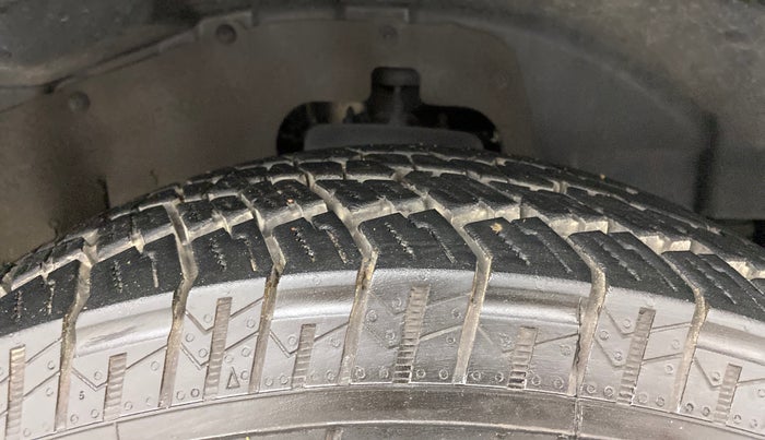 2023 Mahindra Thar LX P 2WD AT HT, Petrol, Automatic, 3,969 km, Right Front Tyre Tread