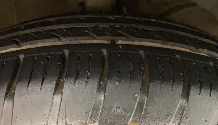 2018 Maruti Swift VXI AMT, Petrol, Automatic, 39,109 km, Right Front Tyre Tread