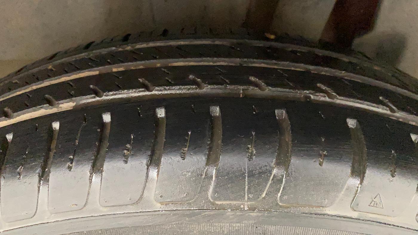 2018 Maruti Swift VXI AMT, Petrol, Automatic, 39,109 km, Left Rear Tyre Tread