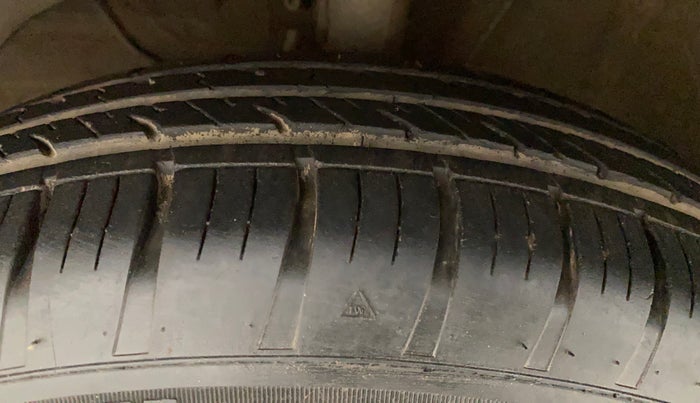 2018 Maruti Swift VXI AMT, Petrol, Automatic, 39,109 km, Left Front Tyre Tread