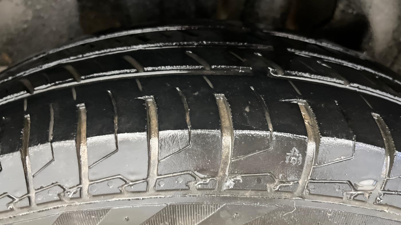 2018 Maruti Swift VXI, Petrol, Manual, 40,751 km, Left Rear Tyre Tread
