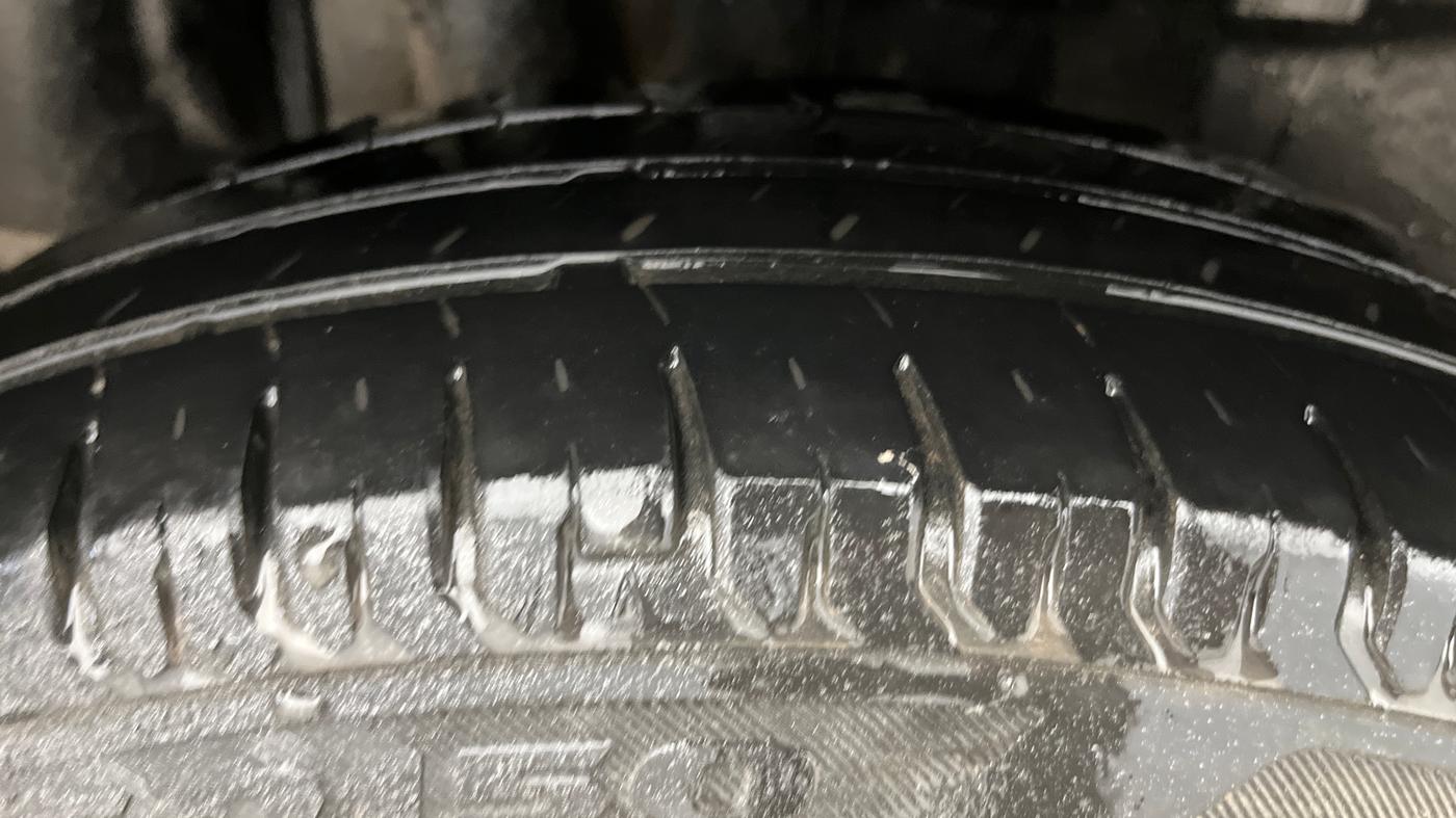 2018 Maruti Swift VXI, Petrol, Manual, 40,751 km, Right Rear Tyre Tread