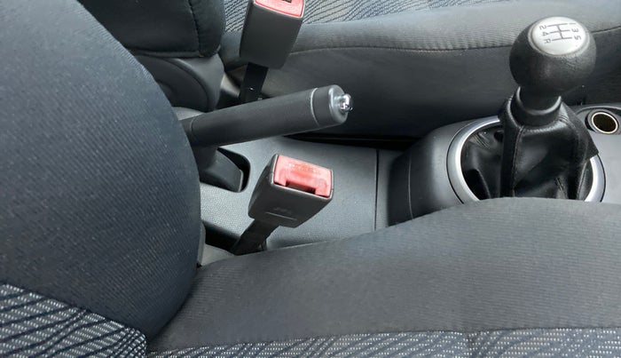 2011 Maruti Swift VXI D, Petrol, Manual, 50,977 km, Gear Lever